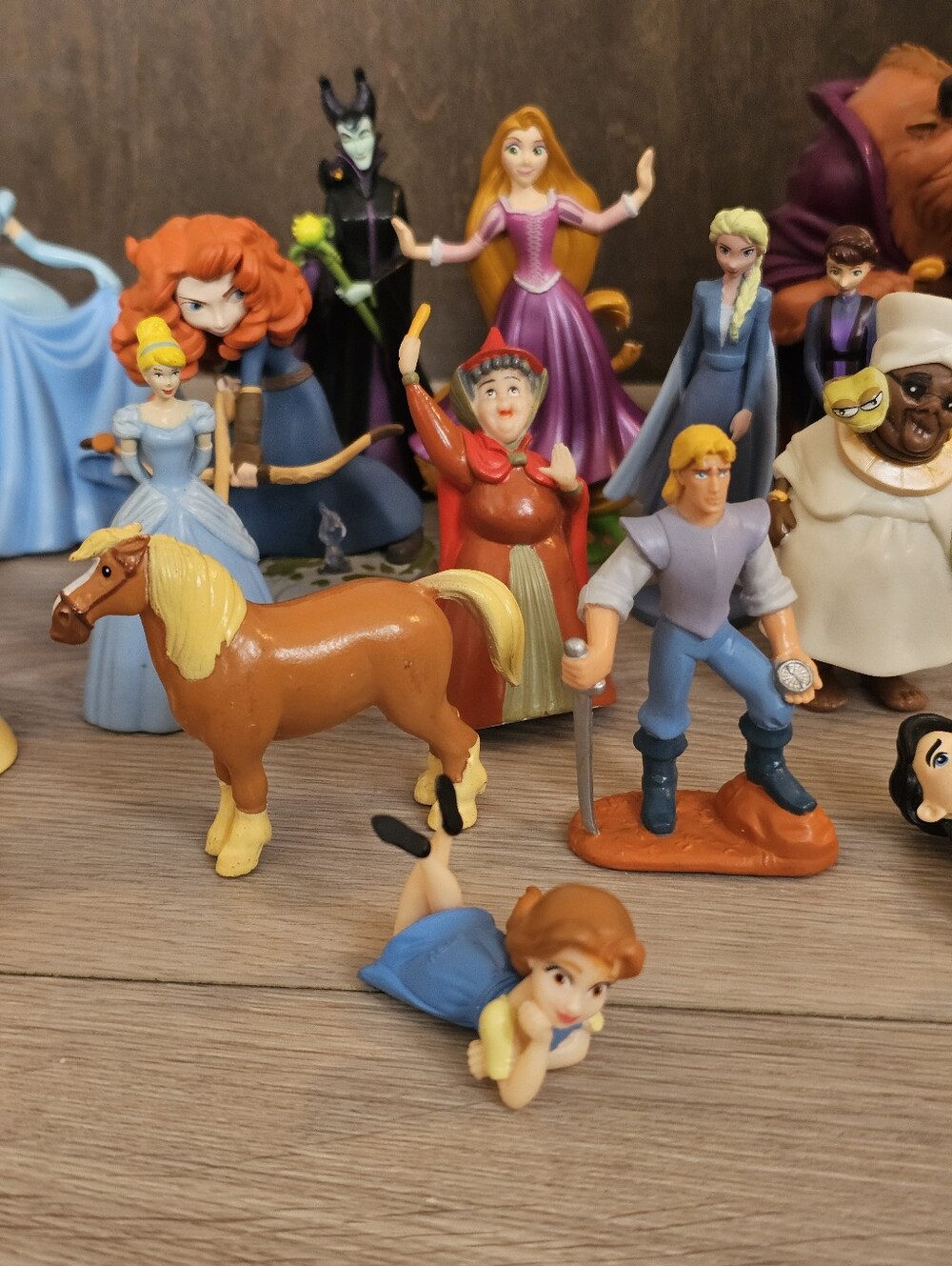 Disney Princess & Character Figurine Lot – Mixed PVC Toy 25 Figures - Picture 4 of 16